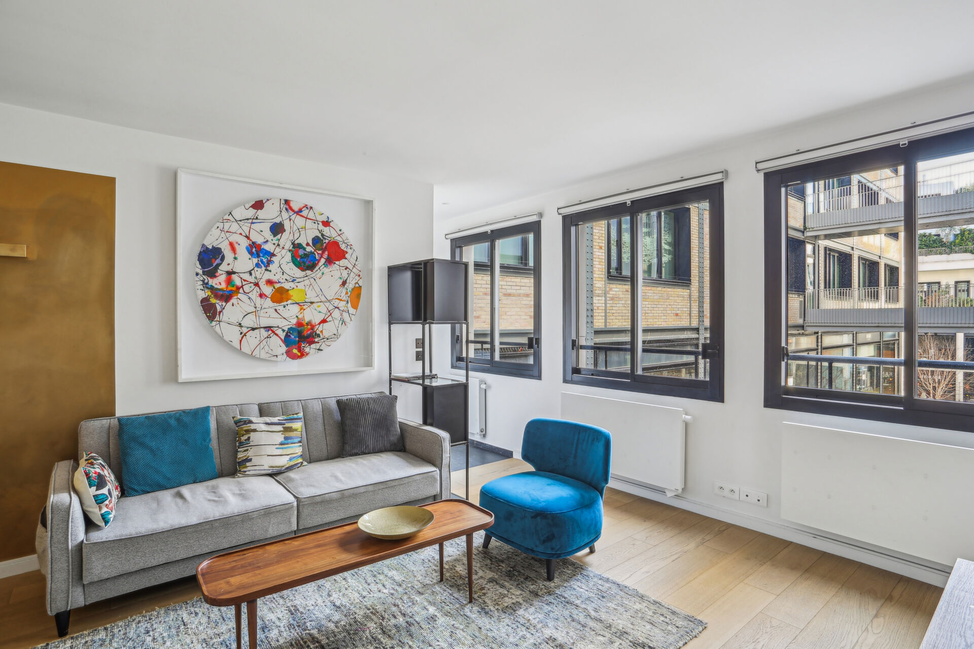 Appartement moderne en milieu urbain illustrant la rareté croissante des biens de qualité disponibles, au cœur des enjeux liés à la crise du logement dans les grandes métropoles.